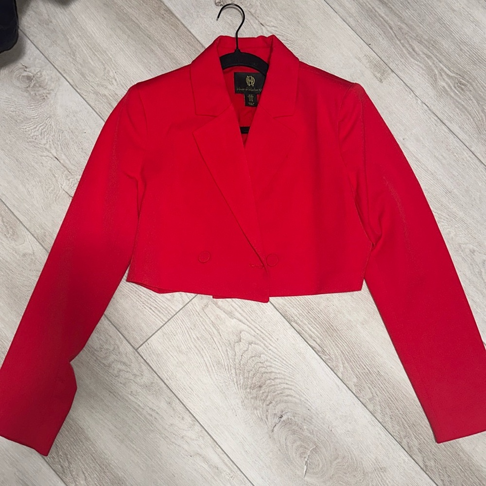 House of Harlow: Medium Red crop blazer (never worn)